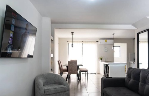 Puerto Barillas House | Spacious and modern 3 bedroom house with WiFi, Casa 57 San Miguel