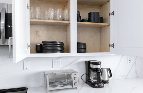 Mira Mesa House | Spacious and Newly Updated 5- Bedroom Getaway