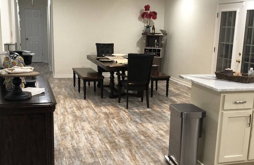 Mobile House | Spacious and peaceful hideaway perfect for family and friends