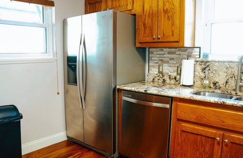 Henderson Point House | Spacious and stylish 3bd home minutes from beach