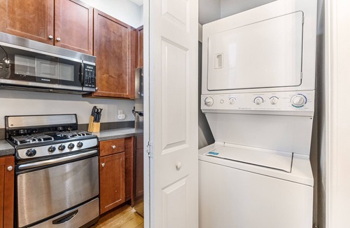 Westside Apartment | Spacious Apartment Downtown