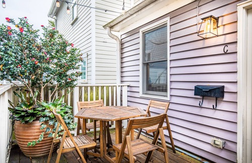 Westside Apartment | Spacious Apartment Downtown