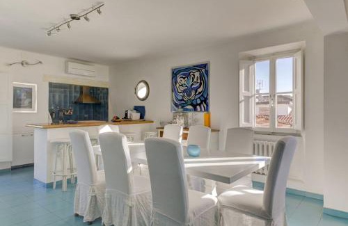 Forte dei Marmi Apartment | Spacious Apartment in Forte dei Marmi - Sea View & Balcony