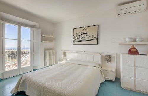 Forte dei Marmi Apartment | Spacious Apartment in Forte dei Marmi - Sea View & Balcony