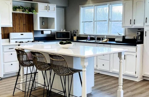 Gary Apartment | Spacious Apartment Near 80/94 Close to Whiting