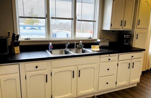 Gary Apartment | Spacious Apartment Near 80/94 Close to Whiting