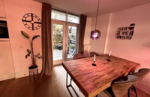 Westindische buurt Apartment | Spacious Apartment (With Garden) Near Vondelpark!