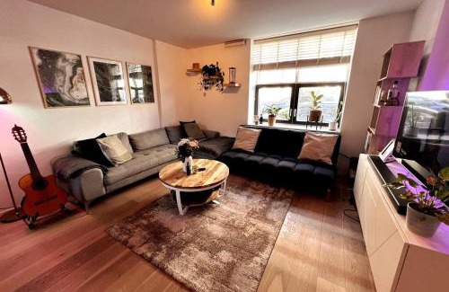Westindische buurt Apartment | Spacious Apartment (With Garden) Near Vondelpark!