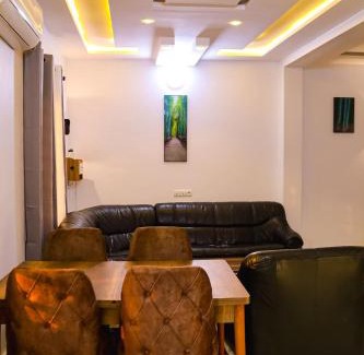 Lome Apartment | Spacious Apt with Patio & Rooftop in Cité Baguida