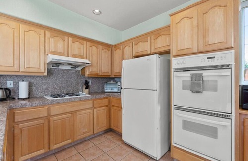 The Villas House | Spacious & Bright 4BD at Santana Row Near Apple HQ