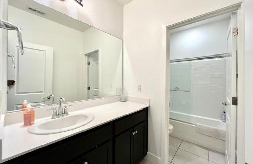 Spanish Springs Villa | Spacious, bright and cozy space