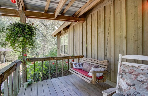 Pearcy Cabin | Spacious Cabin on 18 beautiful acres 20min from downtown. Spa services available