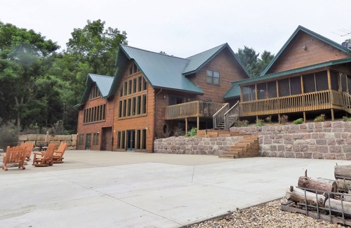 Muscoda House | Spacious Cabin on the Wisconsin River!