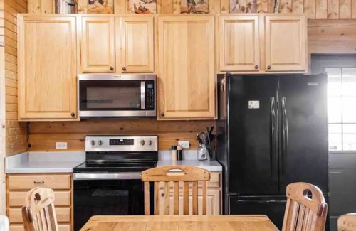 Yellowstone County Cabin | Spacious cabin with incredible views, hot tub, wood fireplace, and Wi-Fi