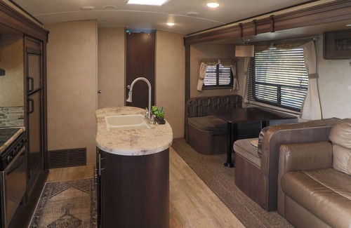 Theodore RV Rental | Spacious camper in a vacation destination! Only 10 mins to Dauphin Island Beach!