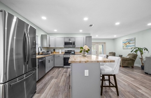 Gainesville House | Spacious charming Renovated Home near UF and SF
