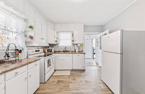 Macon House | Spacious & Clean 7 min. to DWTWN