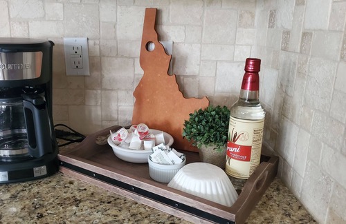 Post Falls House | Spacious Clean Open Beautiful Executive Home w/Tesla Charger