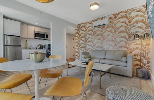 Mid Beach House | Spacious Combo Room | Miami | Roami at The Carmela