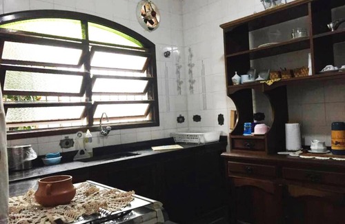 Itanhaem House | Spacious, comfortable single storey house, one block from the beach and close to the center.