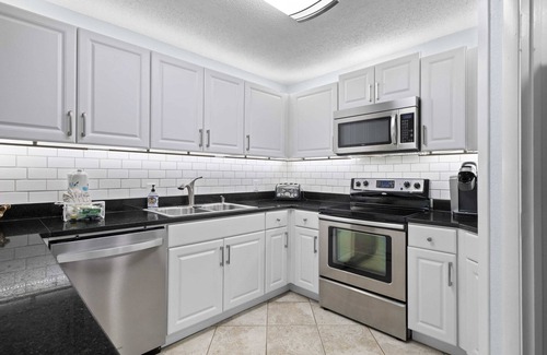 Hilton Head Island Condo | Spacious Condo Indoor Outdoor Pool, Hot Tub, Tennis, Pickleball walk to Beach !