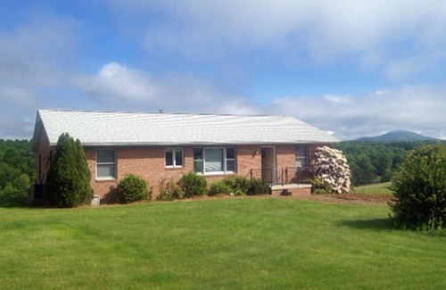 Raphine House | Spacious Cottage. Lovely Shenandoah Valley Views. Near Lexington And Staunton.