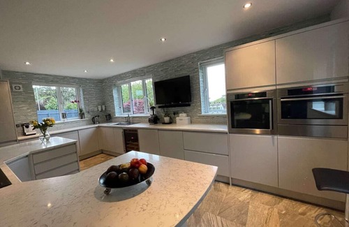 West Kirby House | Spacious & Elegant 6 Bedroom Period House in Caldy, Wirral.