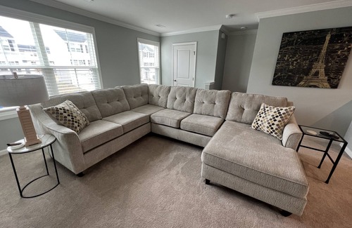 Greenville House | Spacious, End-Unit Townhome located 5 miles from D/T Greenville, SC