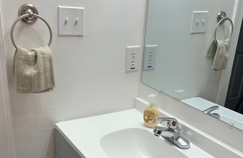 Westgate House | Spacious Entire 3 BR Near Camp Lejeune w/ GameRoom