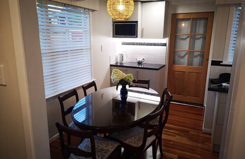 Rotorua House | Spacious Entire Holiday Home 4 BRs (Sleeps 7)