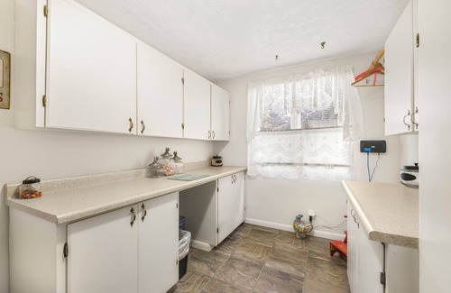 Idaho Falls House | Spacious Executive 5-bedroom home by airport in charming Idaho Falls w/WiFi, AC