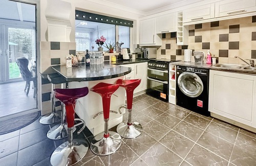 Clacton-on-Sea Cottage | Spacious family house close to beach and amenities.