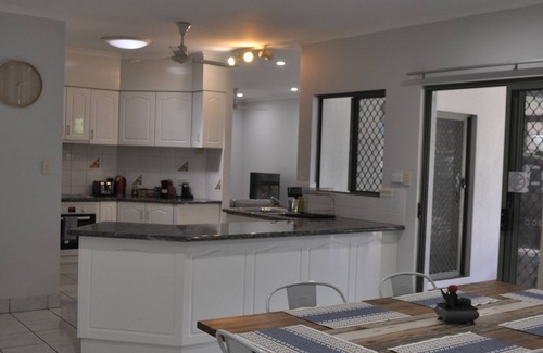 Rosebery House | Spacious family home, 45 minutes to Litchfield National Park