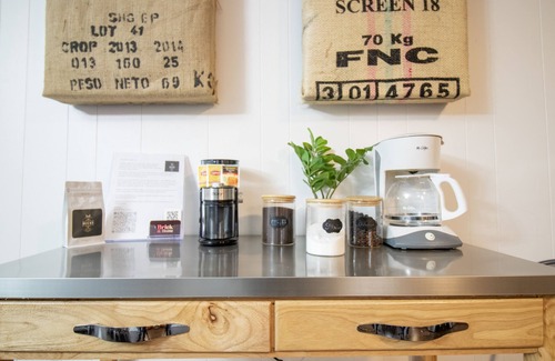 Taylors House | Spacious Family Paradise with Arcade Fun & Firepit