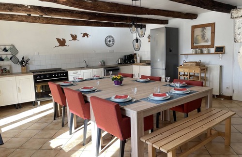 Chaunay House | Spacious farmhouse with private pool and large garden