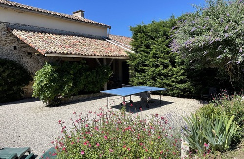 Chaunay House | Spacious farmhouse with private pool and large garden