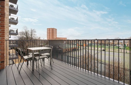 Tottenham Hale Apartment | Spacious Flat in North London