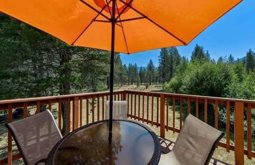 Country Club Estates House | Spacious Forest Mtn Chalet 3BR,2BA+Bonus Bunk Rm