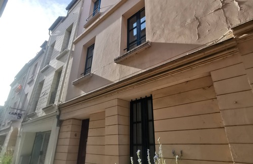 Saint-Germain-en-Laye Apartment | Spacious studio in the historic center of Saint-Germain-en-Laye