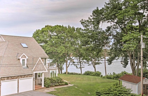 Freeport House | Spacious Freeport Hideaway w/ 2 Decks & Water View