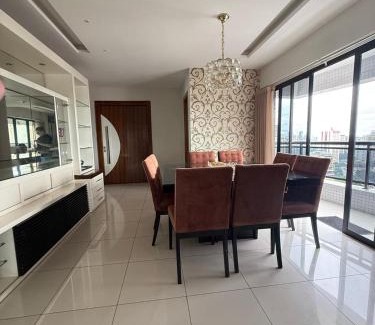 Umarizal Apartment | Spacious Full-Floor Apartment, High Floor, Prime Location, Panoramic Views