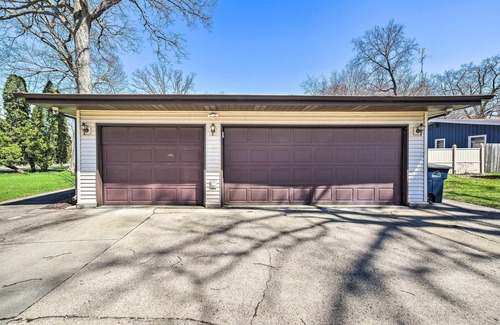 Michigan City Cottage | Spacious Getaway w/Heated Private Pool!