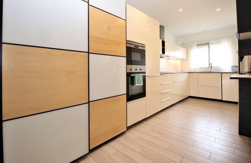 Buenas Noches Apartment | Spacious ground floor apartment with air-con, Close to beach, pools and Estepona town