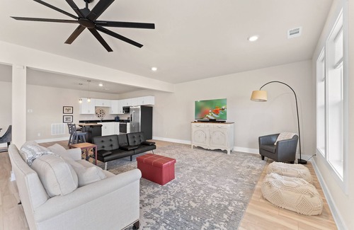 Central Apartment | Spacious Haven on a Hill