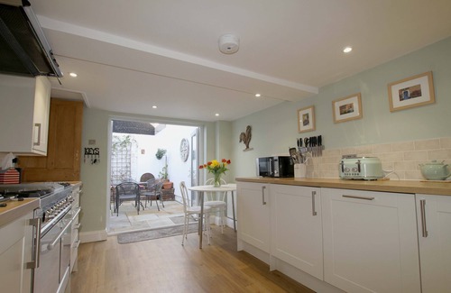 Deal House | Spacious holiday cottage in Deal, easy walk to beach, pier, town and restaurants