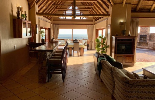 Bela-Bela Cabin | Spacious holiday home in the breathtaking African bushveld