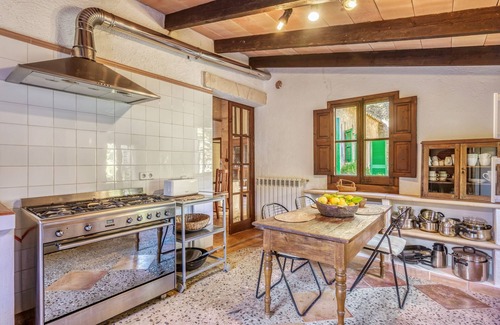 Petra House | Spacious Holiday Home “Can Casta” with Pool, Wi-Fi, Terrace & Garden