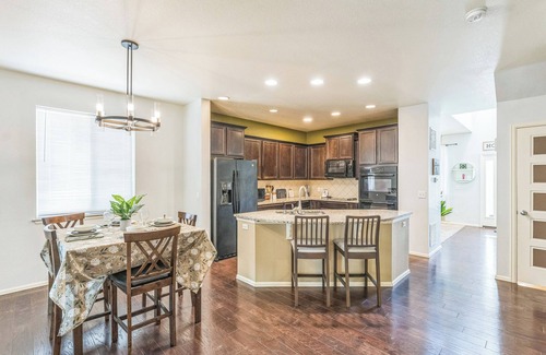 Brighton House | Spacious Home for Families + Near Denver