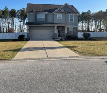 Elliott House | Spacious Home Near Shaw