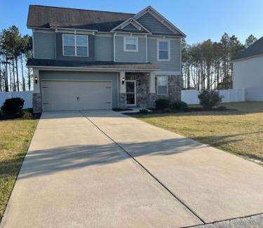 Elliott House | Spacious Home Near Shaw